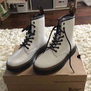 DOC MARTENS ZAVALA BRAND NEW